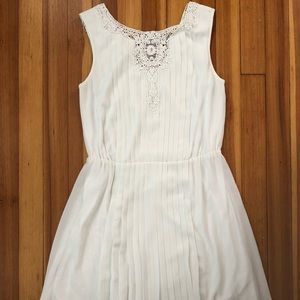 Jessica Simpson white dress